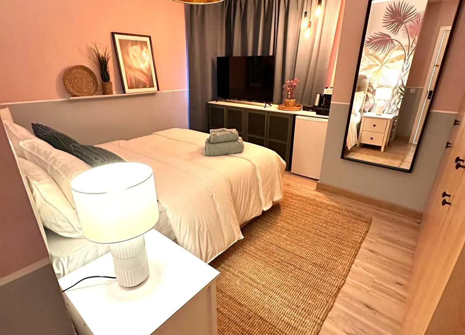 Blush Jungle - Homestay Dublin 0*,  Irland