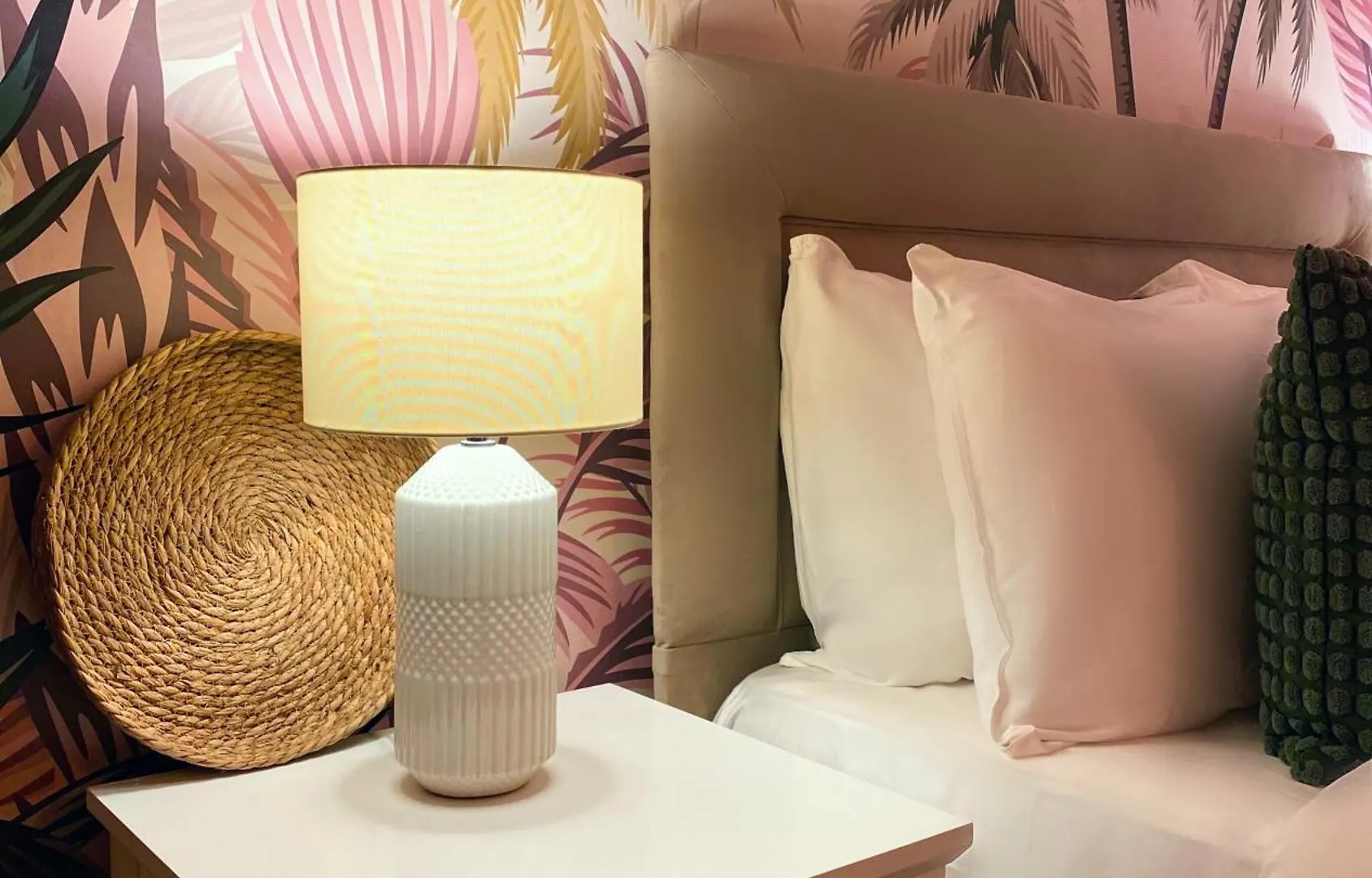 Blush Jungle - Homestay Dublin