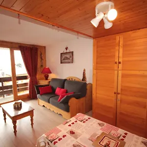  Appartement Studio Les Saissies 73620 Hauteluces, Plein Centre Station, Savoie, Espace Diamant France